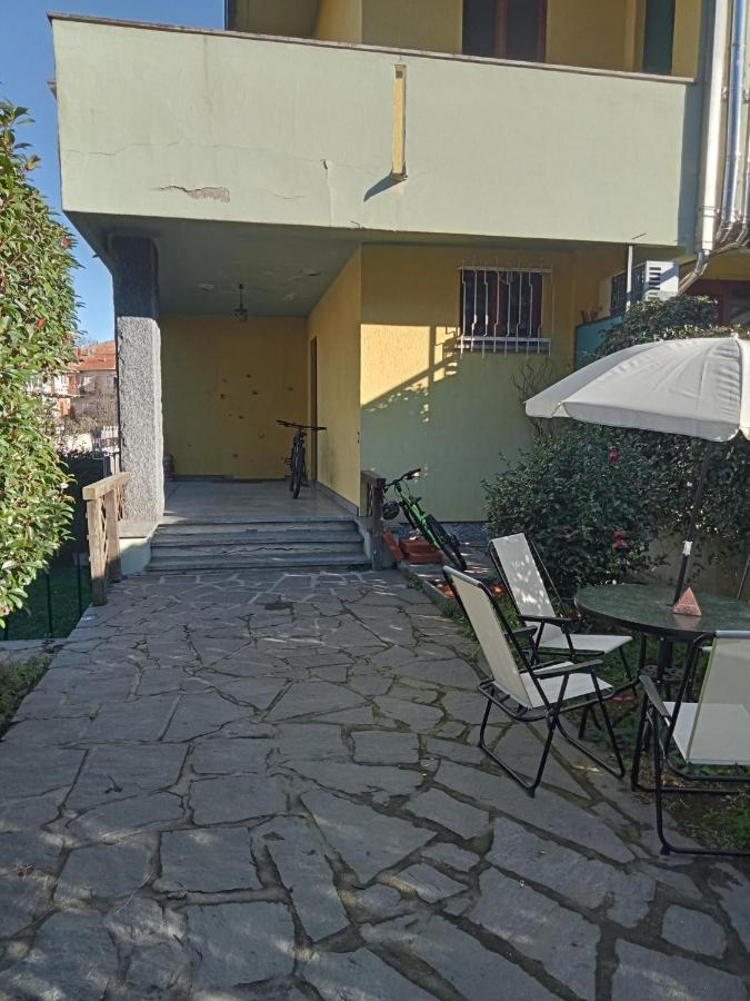 La Casa Di Elisa Affittacamere Gravellona Toce Bagian luar foto