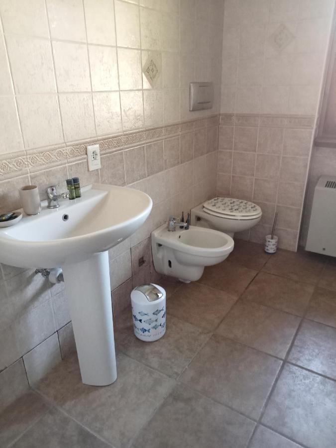 La Casa Di Elisa Affittacamere Gravellona Toce Bagian luar foto